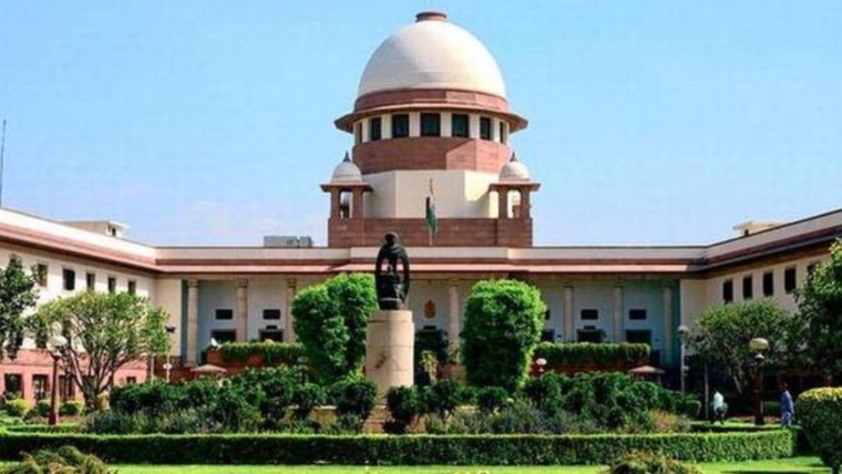 FIR can be filed with the Police Station alleging the same facts and averments regarding which the complaint has been already filed, earlier.